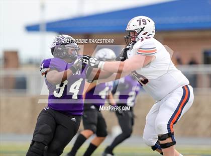 Thumbnail 3 in College Station vs. Wakeland (UIL Football 5A Regional Semifinals) photogallery.