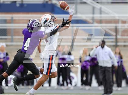 Thumbnail 2 in College Station vs. Wakeland (UIL Football 5A Regional Semifinals) photogallery.