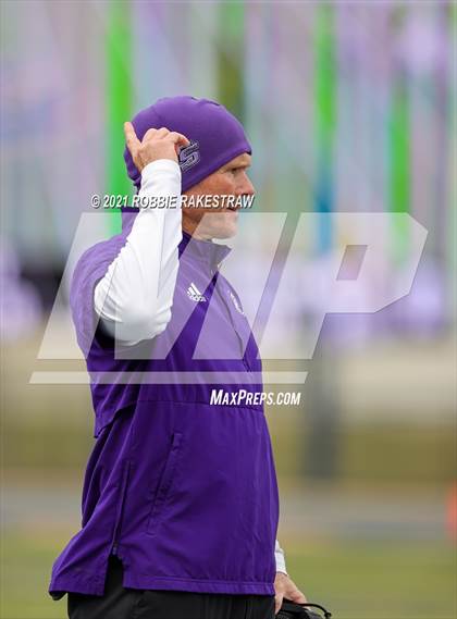 Thumbnail 1 in College Station vs. Wakeland (UIL Football 5A Regional Semifinals) photogallery.