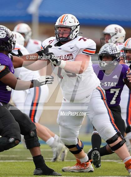 Thumbnail 3 in College Station vs. Wakeland (UIL Football 5A Regional Semifinals) photogallery.