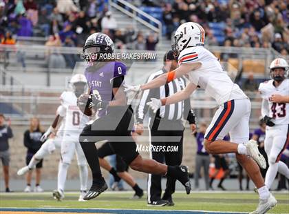 Thumbnail 1 in College Station vs. Wakeland (UIL Football 5A Regional Semifinals) photogallery.