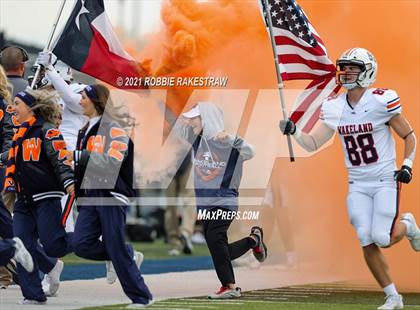 Thumbnail 2 in College Station vs. Wakeland (UIL Football 5A Regional Semifinals) photogallery.