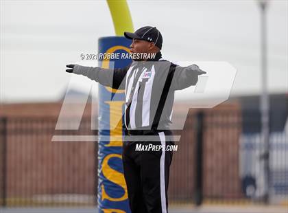 Thumbnail 1 in College Station vs. Wakeland (UIL Football 5A Regional Semifinals) photogallery.
