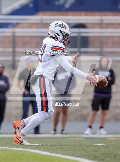 Thumbnail 2 in College Station vs. Wakeland (UIL Football 5A Regional Semifinals) photogallery.
