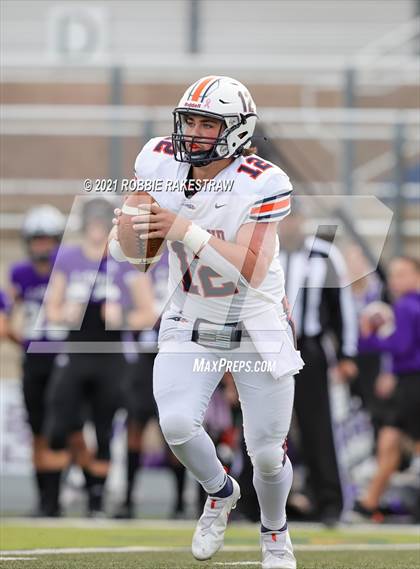 Thumbnail 2 in College Station vs. Wakeland (UIL Football 5A Regional Semifinals) photogallery.
