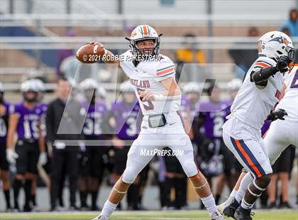 Thumbnail 2 in College Station vs. Wakeland (UIL Football 5A Regional Semifinals) photogallery.