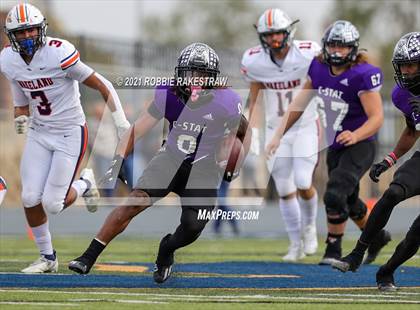 Thumbnail 3 in College Station vs. Wakeland (UIL Football 5A Regional Semifinals) photogallery.
