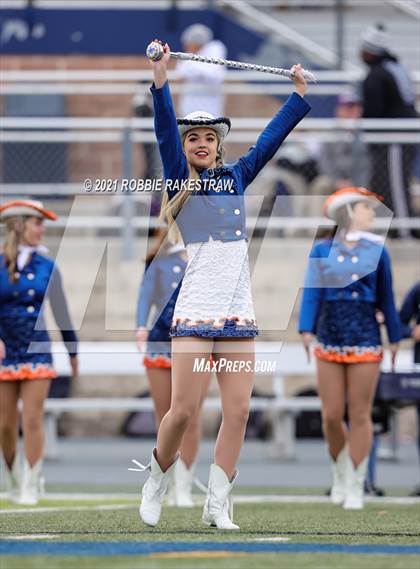 Thumbnail 2 in College Station vs. Wakeland (UIL Football 5A Regional Semifinals) photogallery.