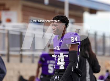 Thumbnail 1 in College Station vs. Wakeland (UIL Football 5A Regional Semifinals) photogallery.