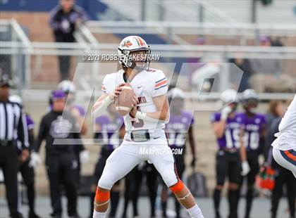 Thumbnail 1 in College Station vs. Wakeland (UIL Football 5A Regional Semifinals) photogallery.