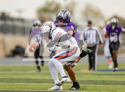 Thumbnail 1 in College Station vs. Wakeland (UIL Football 5A Regional Semifinals) photogallery.