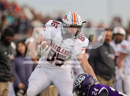 Thumbnail 2 in College Station vs. Wakeland (UIL Football 5A Regional Semifinals) photogallery.