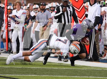 Thumbnail 1 in College Station vs. Wakeland (UIL Football 5A Regional Semifinals) photogallery.