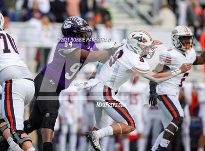 Thumbnail 1 in College Station vs. Wakeland (UIL Football 5A Regional Semifinals) photogallery.