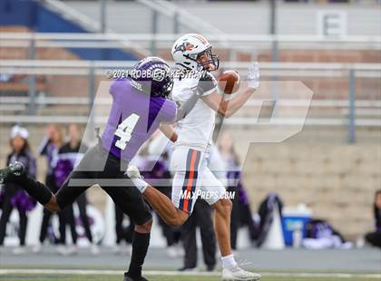 Thumbnail 1 in College Station vs. Wakeland (UIL Football 5A Regional Semifinals) photogallery.