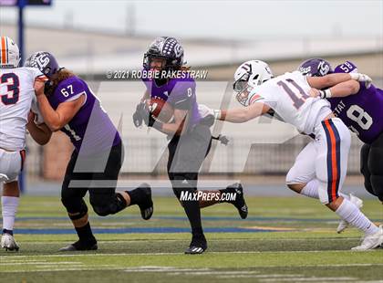 Thumbnail 1 in College Station vs. Wakeland (UIL Football 5A Regional Semifinals) photogallery.