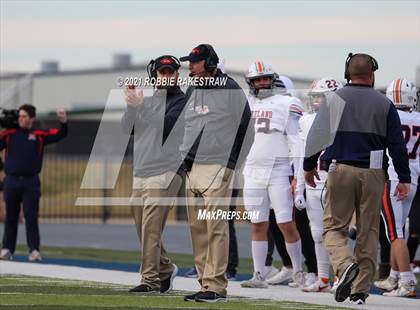 Thumbnail 3 in College Station vs. Wakeland (UIL Football 5A Regional Semifinals) photogallery.