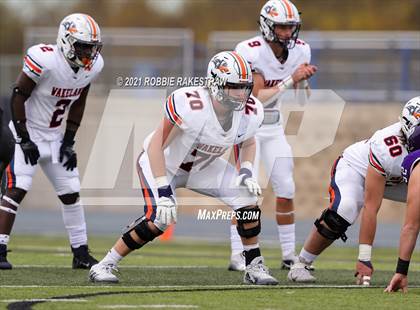 Thumbnail 3 in College Station vs. Wakeland (UIL Football 5A Regional Semifinals) photogallery.
