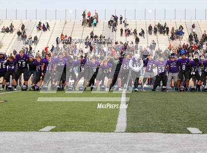Thumbnail 3 in College Station vs. Wakeland (UIL Football 5A Regional Semifinals) photogallery.