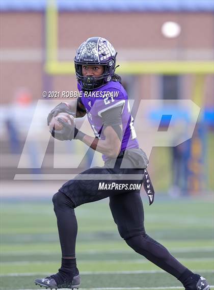 Thumbnail 1 in College Station vs. Wakeland (UIL Football 5A Regional Semifinals) photogallery.