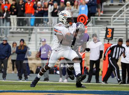 Thumbnail 1 in College Station vs. Wakeland (UIL Football 5A Regional Semifinals) photogallery.