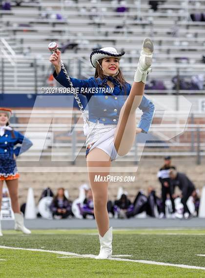 Thumbnail 1 in College Station vs. Wakeland (UIL Football 5A Regional Semifinals) photogallery.