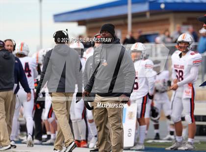 Thumbnail 3 in College Station vs. Wakeland (UIL Football 5A Regional Semifinals) photogallery.