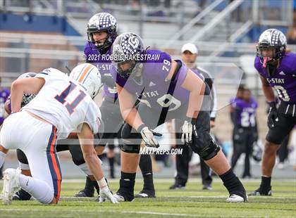 Thumbnail 2 in College Station vs. Wakeland (UIL Football 5A Regional Semifinals) photogallery.