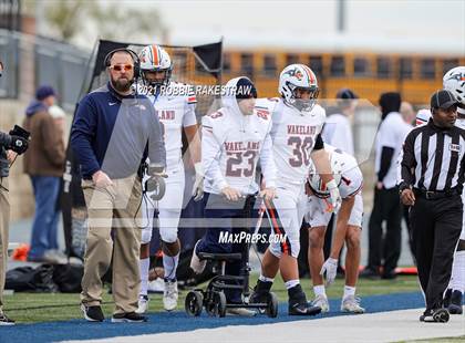 Thumbnail 2 in College Station vs. Wakeland (UIL Football 5A Regional Semifinals) photogallery.
