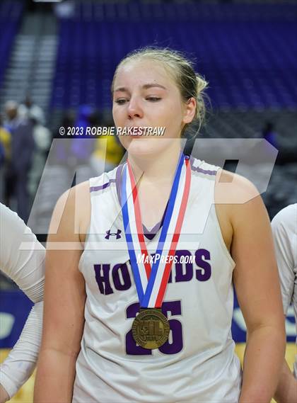 Thumbnail 1 in Boerne vs. Sunnyvale (UIL 4A Basketball State Semifinal Medal Ceremony) photogallery.