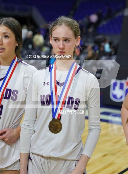 Thumbnail 2 in Boerne vs. Sunnyvale (UIL 4A Basketball State Semifinal Medal Ceremony) photogallery.