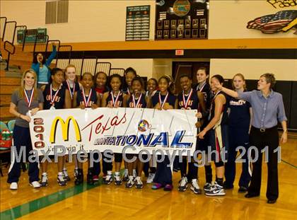 Thumbnail 2 in Klein Collins vs Cypress Falls (McDonald's Texas Invitational) photogallery.
