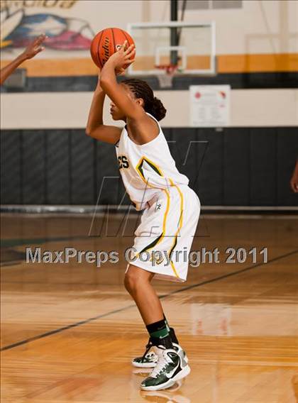 Thumbnail 1 in Klein Collins vs Cypress Falls (McDonald's Texas Invitational) photogallery.
