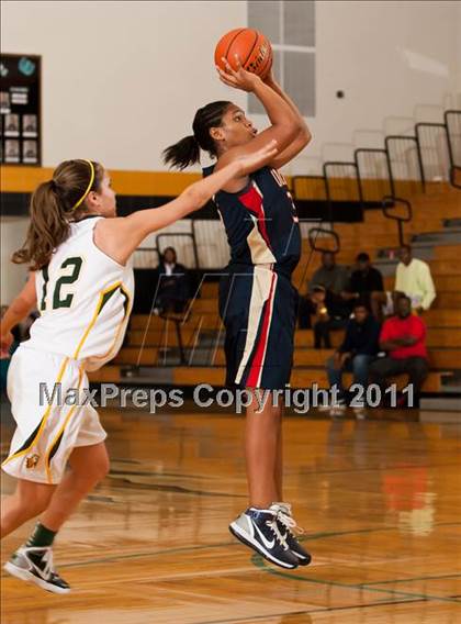 Thumbnail 2 in Klein Collins vs Cypress Falls (McDonald's Texas Invitational) photogallery.