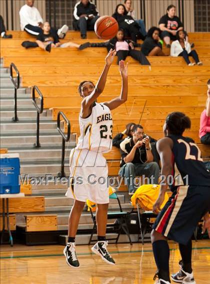 Thumbnail 1 in Klein Collins vs Cypress Falls (McDonald's Texas Invitational) photogallery.