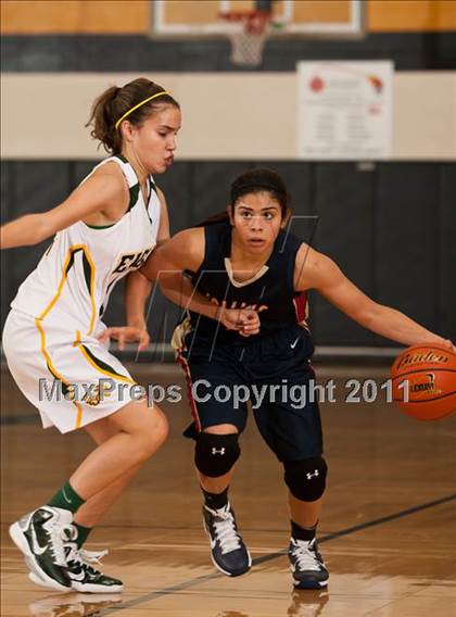 Thumbnail 2 in Klein Collins vs Cypress Falls (McDonald's Texas Invitational) photogallery.