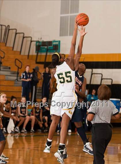Thumbnail 1 in Klein Collins vs Cypress Falls (McDonald's Texas Invitational) photogallery.