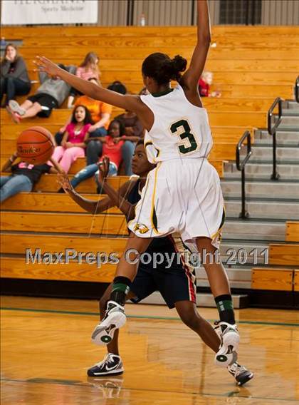 Thumbnail 3 in Klein Collins vs Cypress Falls (McDonald's Texas Invitational) photogallery.