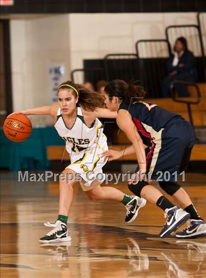 Thumbnail 2 in Klein Collins vs Cypress Falls (McDonald's Texas Invitational) photogallery.