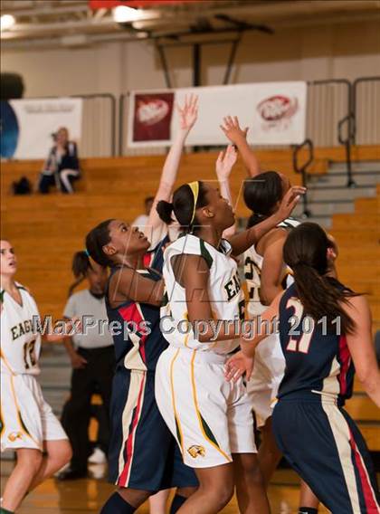 Thumbnail 1 in Klein Collins vs Cypress Falls (McDonald's Texas Invitational) photogallery.
