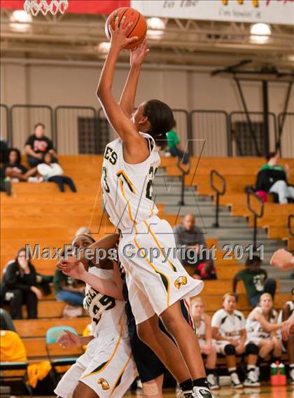 Thumbnail 2 in Klein Collins vs Cypress Falls (McDonald's Texas Invitational) photogallery.
