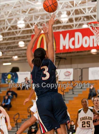 Thumbnail 1 in Klein Collins vs Cypress Falls (McDonald's Texas Invitational) photogallery.