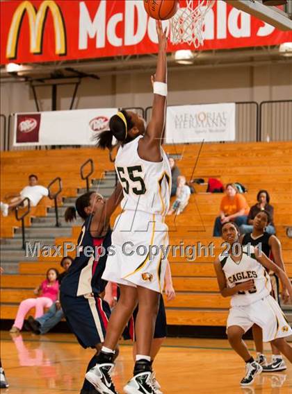 Thumbnail 1 in Klein Collins vs Cypress Falls (McDonald's Texas Invitational) photogallery.