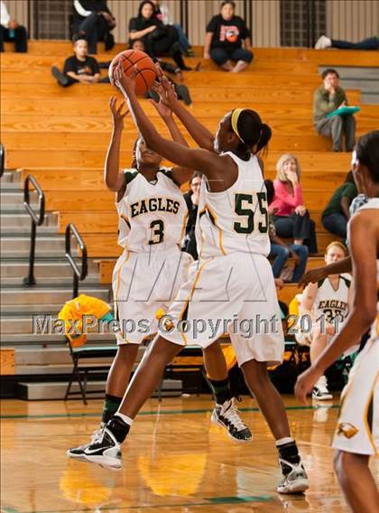 Thumbnail 3 in Klein Collins vs Cypress Falls (McDonald's Texas Invitational) photogallery.