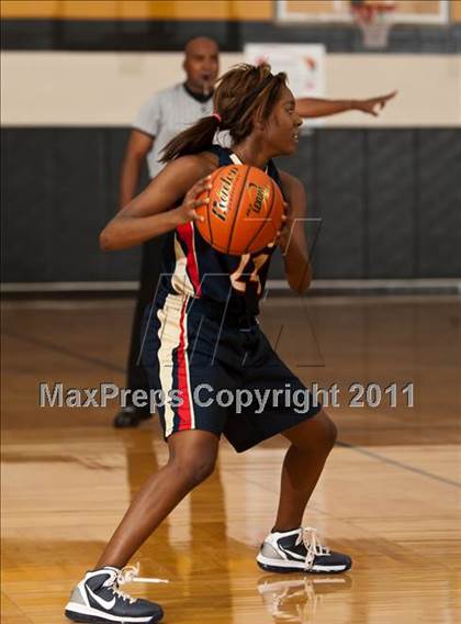 Thumbnail 3 in Klein Collins vs Cypress Falls (McDonald's Texas Invitational) photogallery.