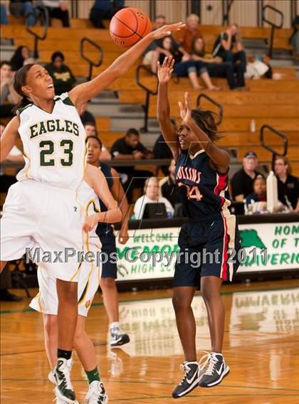 Thumbnail 2 in Klein Collins vs Cypress Falls (McDonald's Texas Invitational) photogallery.