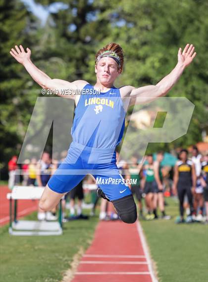Thumbnail 3 in FVL Championship Trials (800 Meter & Long Jump) photogallery.