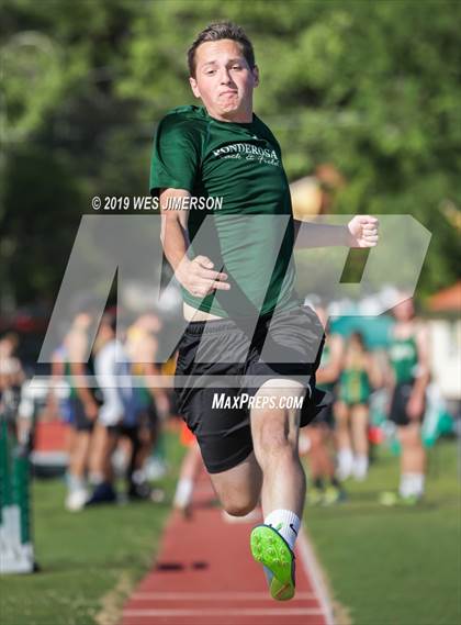 Thumbnail 3 in FVL Championship Trials (800 Meter & Long Jump) photogallery.