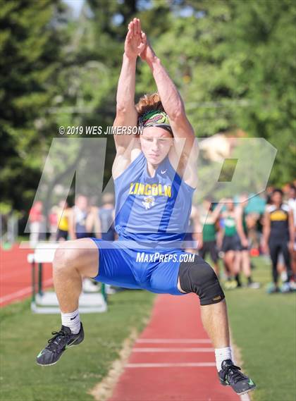 Thumbnail 1 in FVL Championship Trials (800 Meter & Long Jump) photogallery.