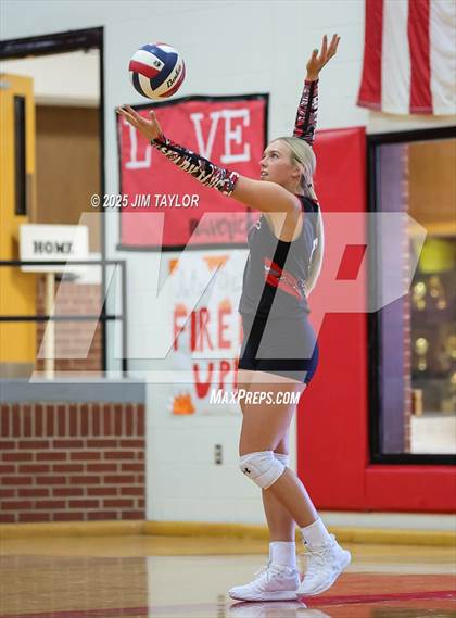 Thumbnail 1 in Eastland vs De Leon (Eastland Volleyball Showdown 2025) photogallery.